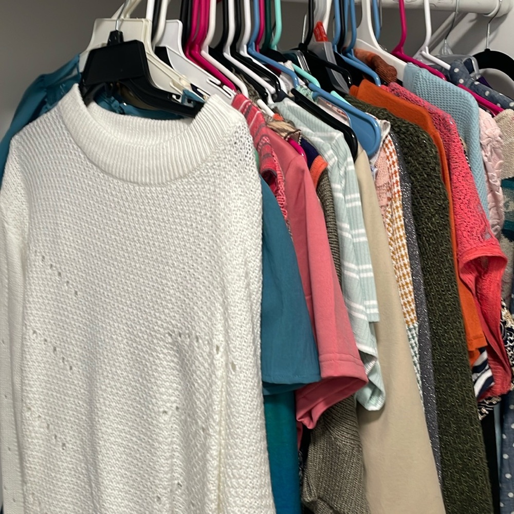 5lb mystery box of size LARGE! Can include tanks, tops, sweaters, scarves, jewl